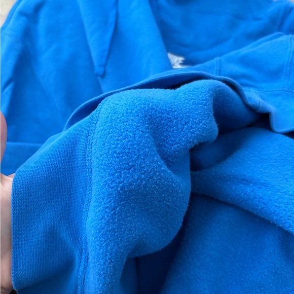 NIKE HOODIE - BLUE - WORN ONCE -SIZE LARGE FITS WOMAN AND MEN - Picture 6 of 7
